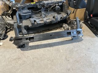 bontott VW PASSAT B8 Első Lökhárító Merevítő (Fém)