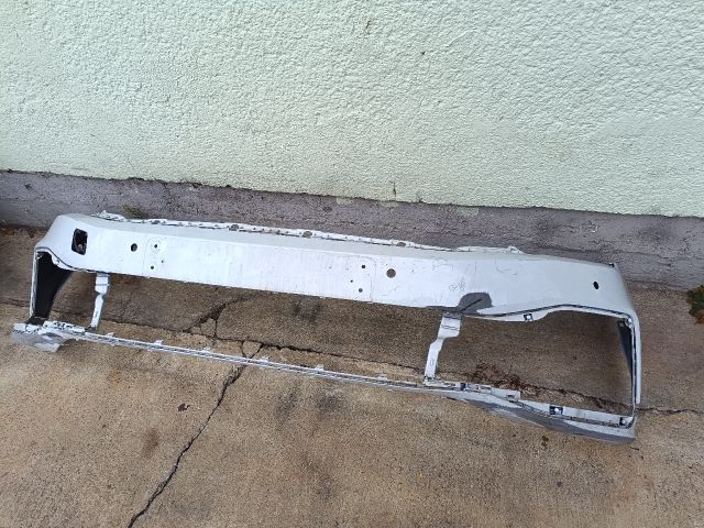 bontott VW PASSAT B8 Első Lökhárító (Részeivel)