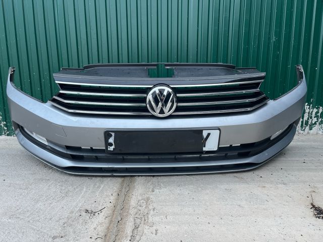 bontott VW PASSAT B8 Első Lökhárító (Részeivel)