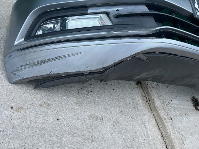 bontott VW PASSAT B8 Első Lökhárító (Részeivel)