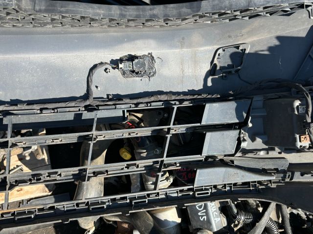 bontott VW PASSAT B8 Első Lökhárító (Részeivel)