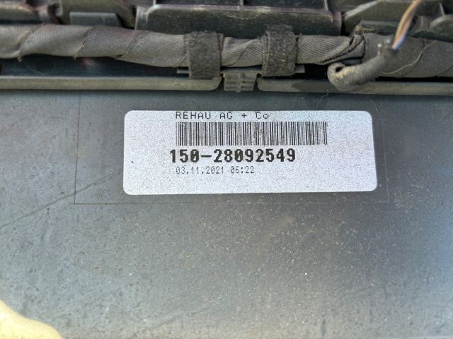 bontott VW PASSAT B8 Első Lökhárító (Részeivel)