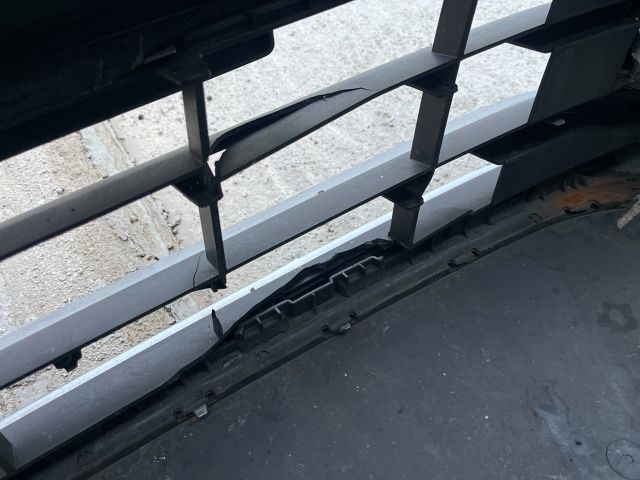 bontott VW PASSAT B8 Első Lökhárító (Részeivel)