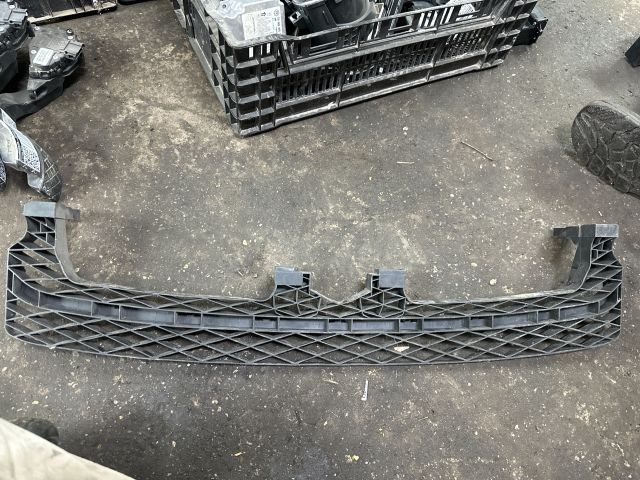 bontott VW PASSAT B8 Első Lökhárító Tartó Felső