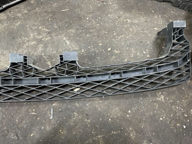 bontott VW PASSAT B8 Első Lökhárító Tartó Felső