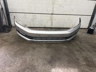 bontott VW PASSAT B8 Első Lökhárító (Üresen)