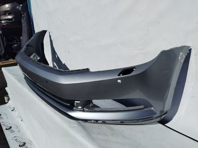 bontott VW PASSAT B8 Első Lökhárító (Üresen)