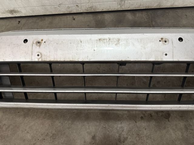 bontott VW PASSAT B8 Első Lökhárító (Üresen)