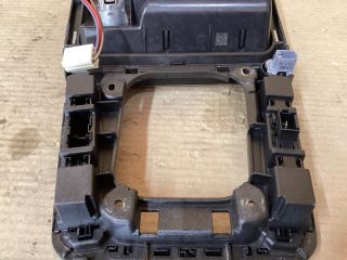 bontott VW PASSAT B8 Első Tároló Rekesz