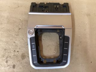 bontott VW PASSAT B8 Első Tároló Rekesz