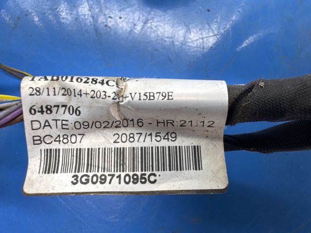 bontott VW PASSAT B8 Első Tolatóradar Kábelköteg