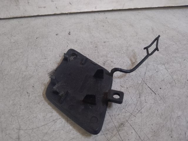 bontott VW PASSAT B8 Első Vonószem Burkolat