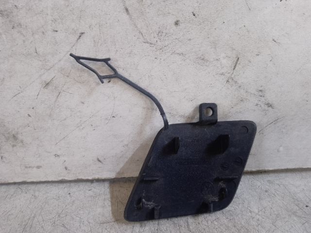 bontott VW PASSAT B8 Első Vonószem Burkolat