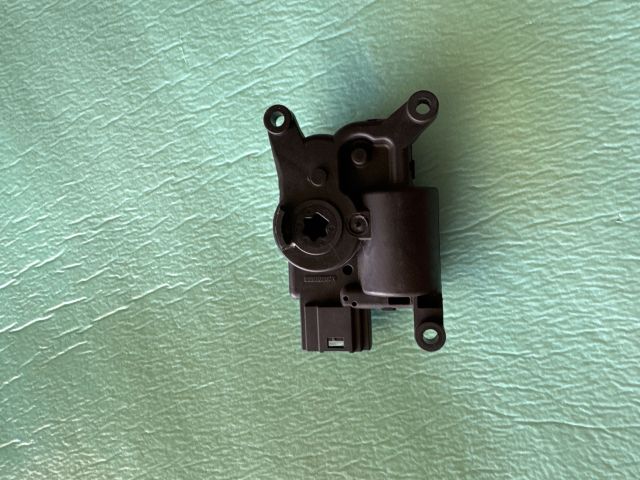 bontott VW PASSAT B8 Fűtés Állító Motor