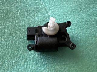 bontott VW PASSAT B8 Fűtés Állító Motor