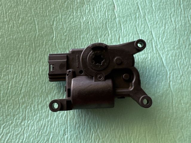 bontott VW PASSAT B8 Fűtés Állító Motor