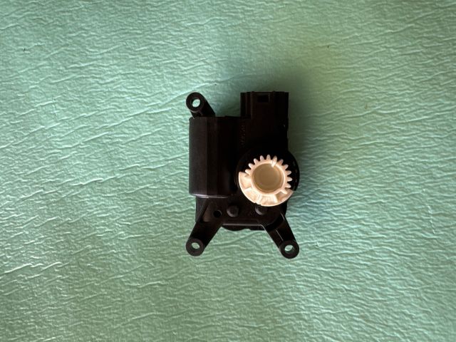 bontott VW PASSAT B8 Fűtés Állító Motor