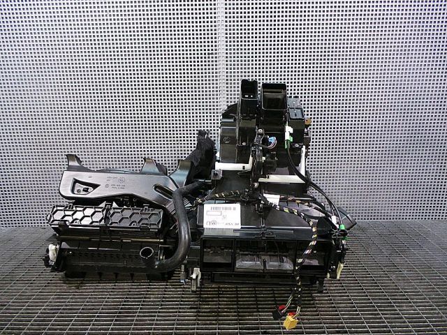 bontott VW PASSAT B8 Fűtés Box