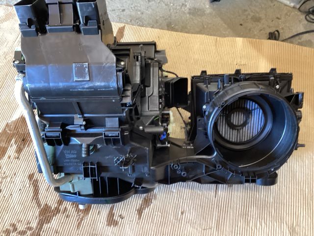 bontott VW PASSAT B8 Fűtés Box