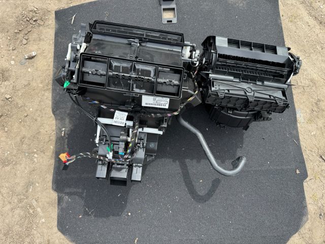 bontott VW PASSAT B8 Fűtés Box