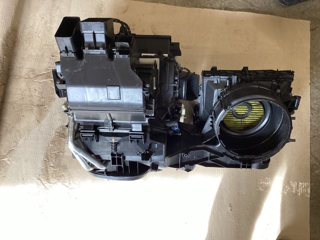 bontott VW PASSAT B8 Fűtés Box