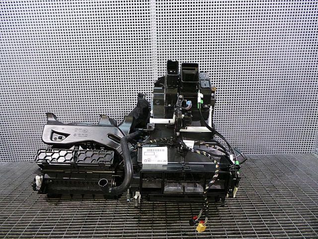 bontott VW PASSAT B8 Fűtés Box