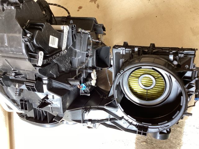 bontott VW PASSAT B8 Fűtés Box