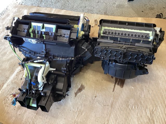 bontott VW PASSAT B8 Fűtés Box