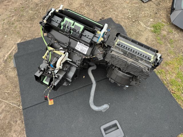 bontott VW PASSAT B8 Fűtés Box