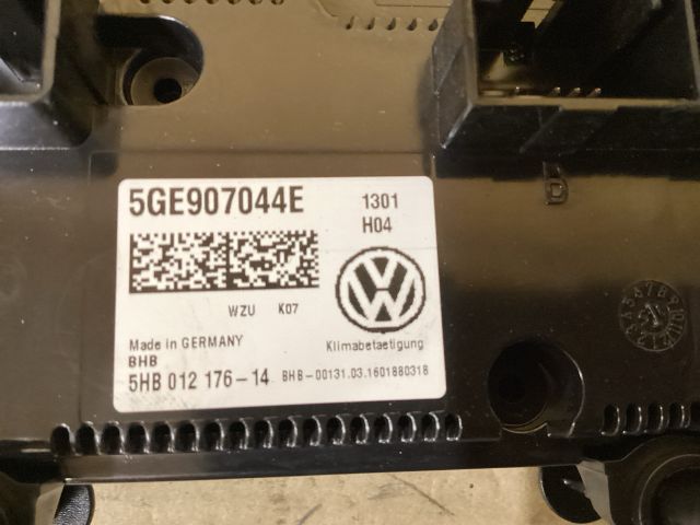 bontott VW PASSAT B8 Fűtés Vezérlő Modul