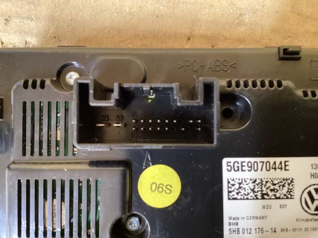 bontott VW PASSAT B8 Fűtés Vezérlő Modul