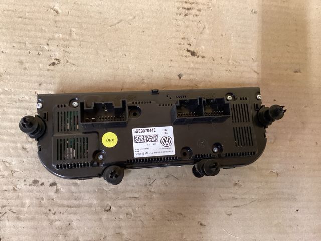 bontott VW PASSAT B8 Fűtés Vezérlő Modul