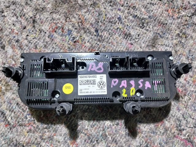 bontott VW PASSAT B8 Fűtéskapcsoló (digit klímás)