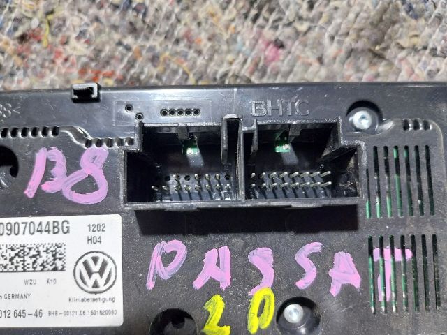 bontott VW PASSAT B8 Fűtéskapcsoló (digit klímás)