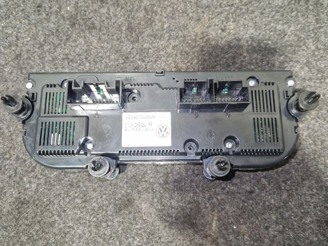 bontott VW PASSAT B8 Fűtéskapcsoló (digit klímás)