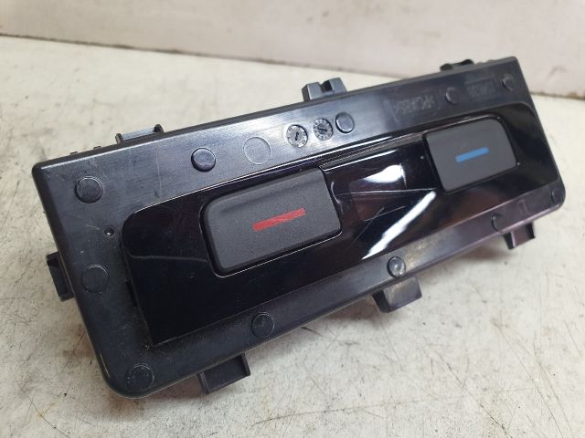 bontott VW PASSAT B8 Fűtéskapcsoló (digit klímás)