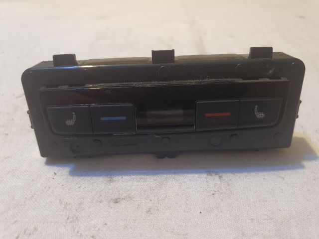 bontott VW PASSAT B8 Fűtéskapcsoló (digit klímás)