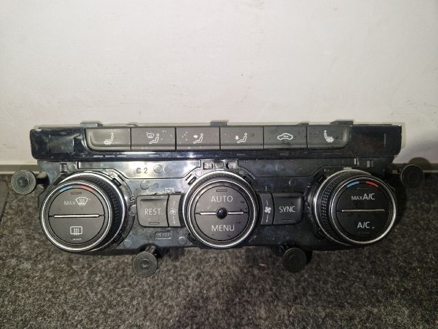 bontott VW PASSAT B8 Fűtéskapcsoló (digit klímás)