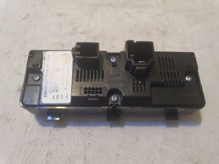 bontott VW PASSAT B8 Fűtéskapcsoló (digit klímás)