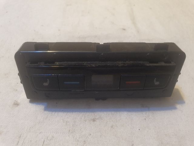 bontott VW PASSAT B8 Fűtéskapcsoló (digit klímás)