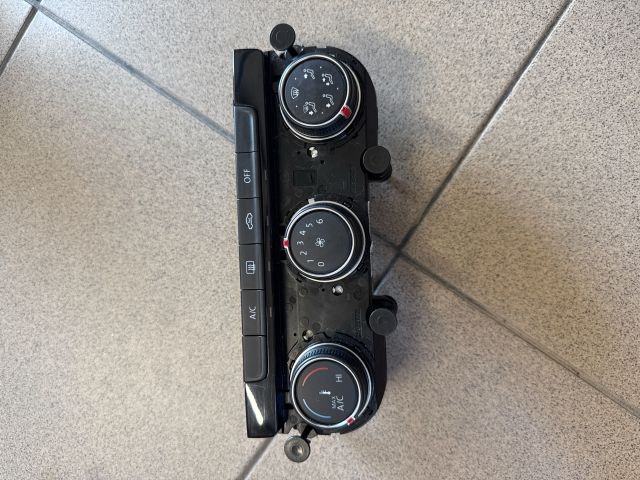 bontott VW PASSAT B8 Fűtéskapcsoló (manuális klímás)