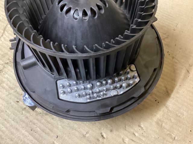 bontott VW PASSAT B8 Fűtőmotor (Klímás)