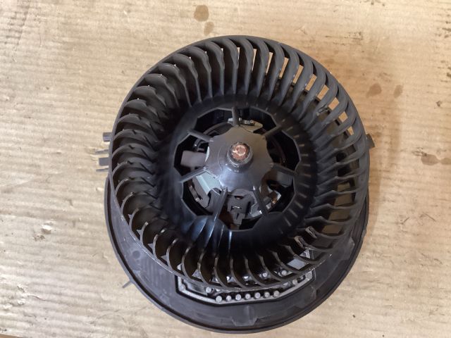 bontott VW PASSAT B8 Fűtőmotor (Klímás)