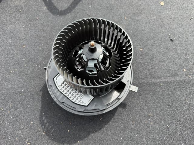 bontott VW PASSAT B8 Fűtőmotor (Klímás)