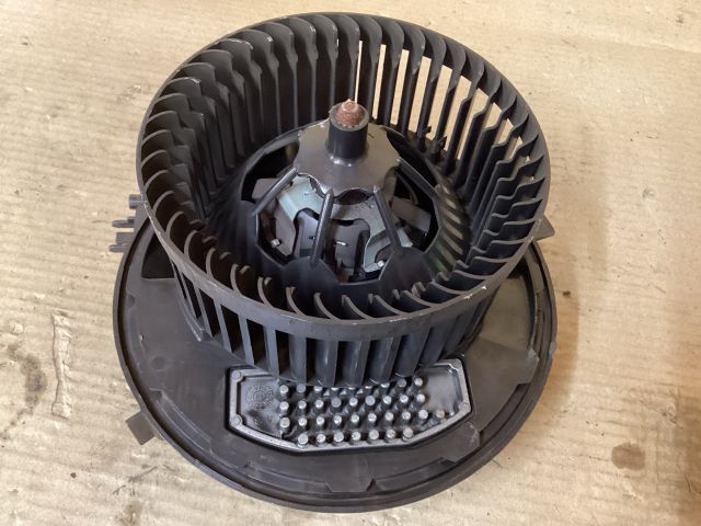 bontott VW PASSAT B8 Fűtőmotor (Klímás)