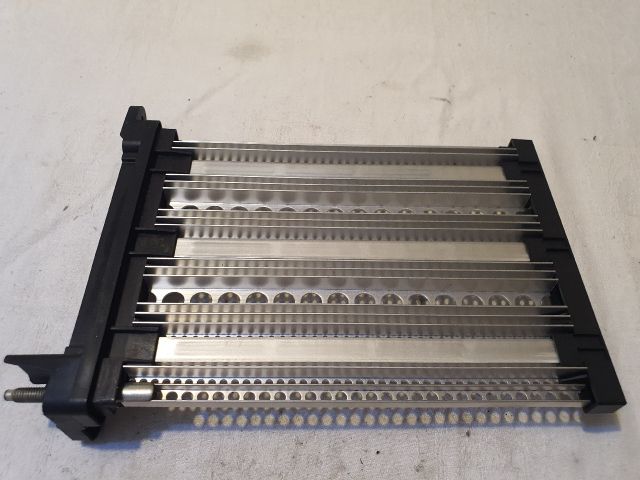 bontott VW PASSAT B8 Fűtőradiátor (Elektromos)
