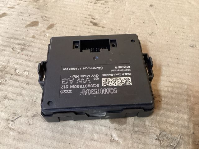 bontott VW PASSAT B8 Gateway Elektronika