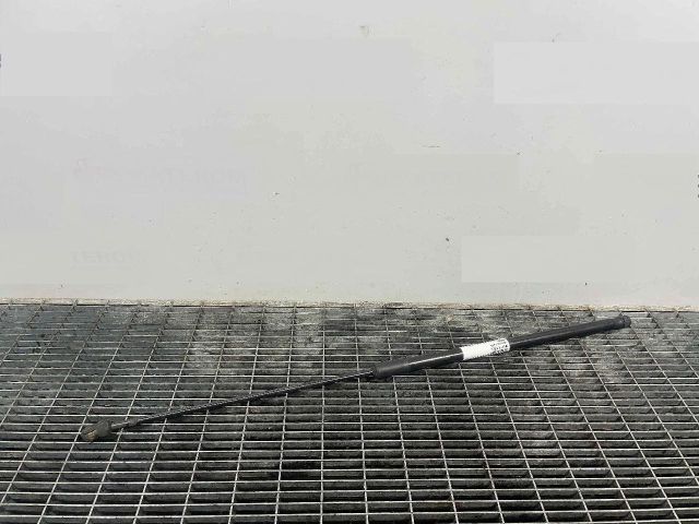 bontott VW PASSAT B8 Gázrugós Kitámasztó Teleszkóp Motorháztető