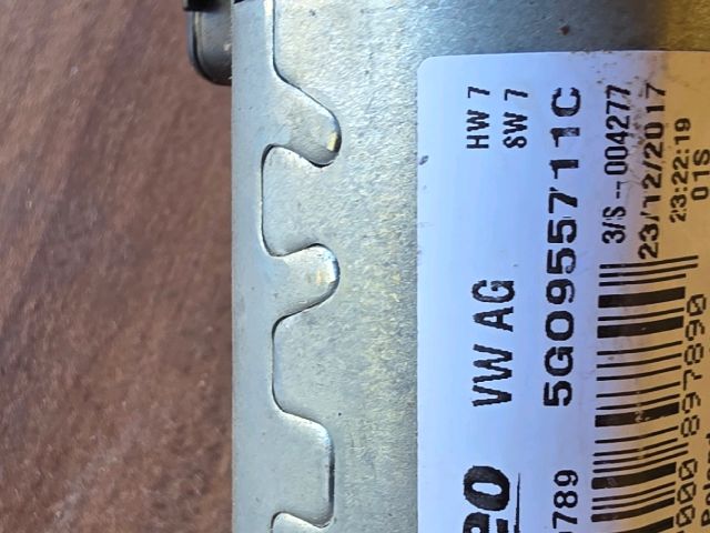 bontott VW PASSAT B8 Hátsó Ablaktörlő Motor