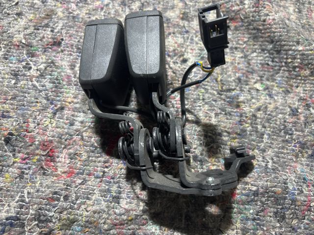 bontott VW PASSAT B8 Hátsó középső Biztonsági Öv Csat